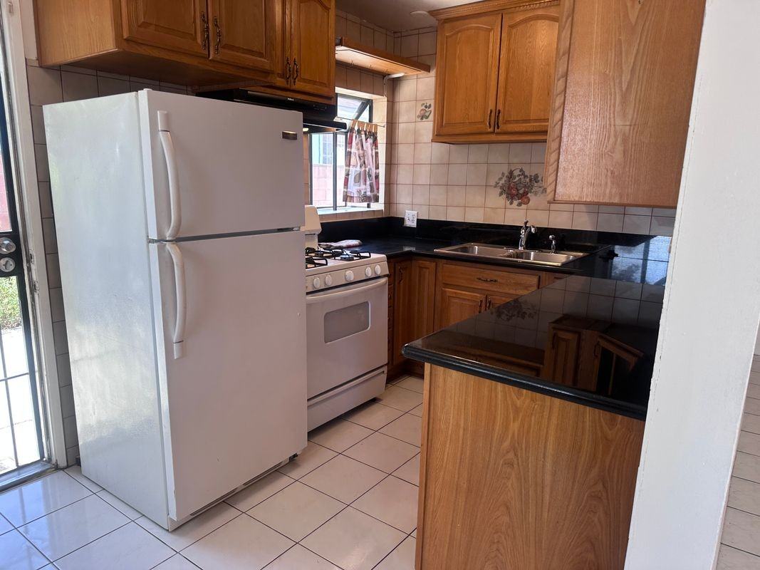 3615 Caspian Ave - Photo 6 of 6