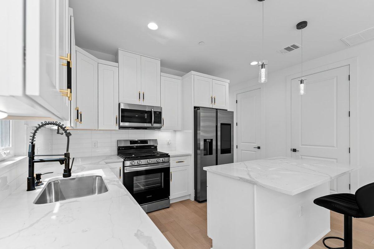 5305 Ledesma Rd ##4 - Photo 4 of 50