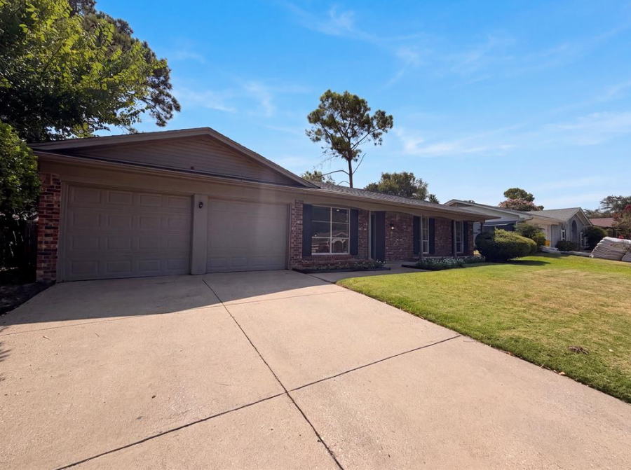 2141 Mountainview Dr - Photo 2 of 23