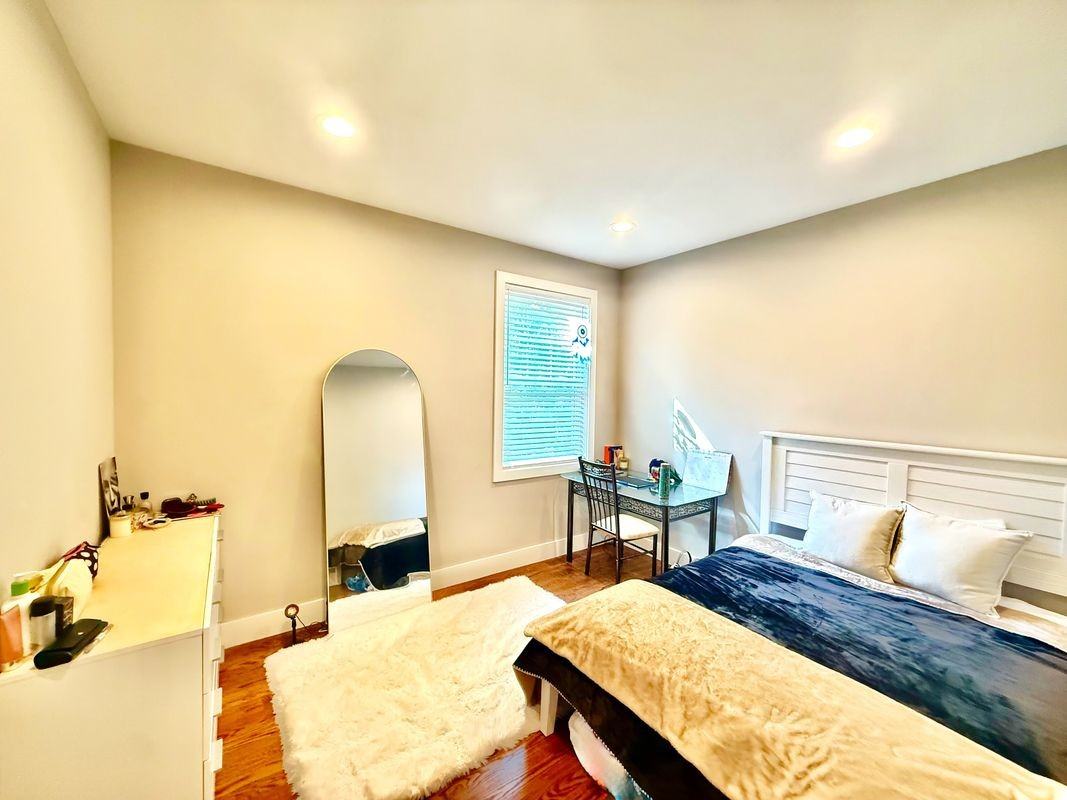 268 Griffith St