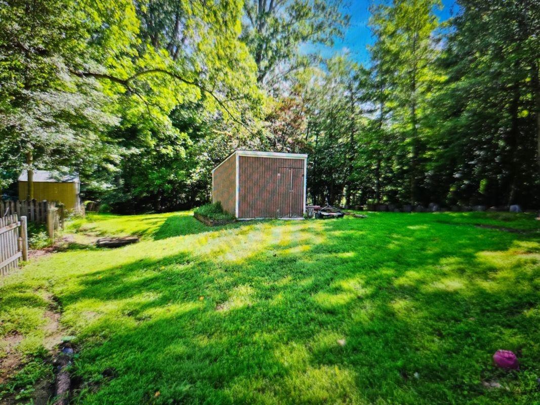 1134 Chinaberry Ln - Photo 4 of 10