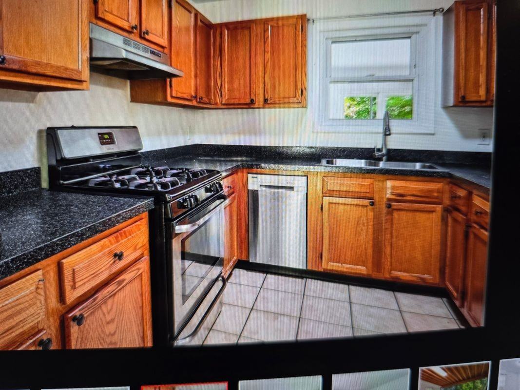 1134 Chinaberry Ln - Photo 6 of 10