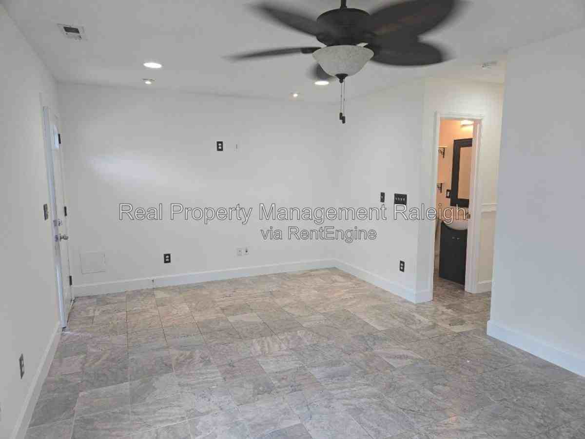 2607 Dwight Pl - Photo 3 of 14