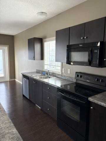 902 10 St - Photo 2 of 21