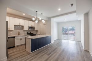 featured image of 4937 N Saint Louis Ave #2S