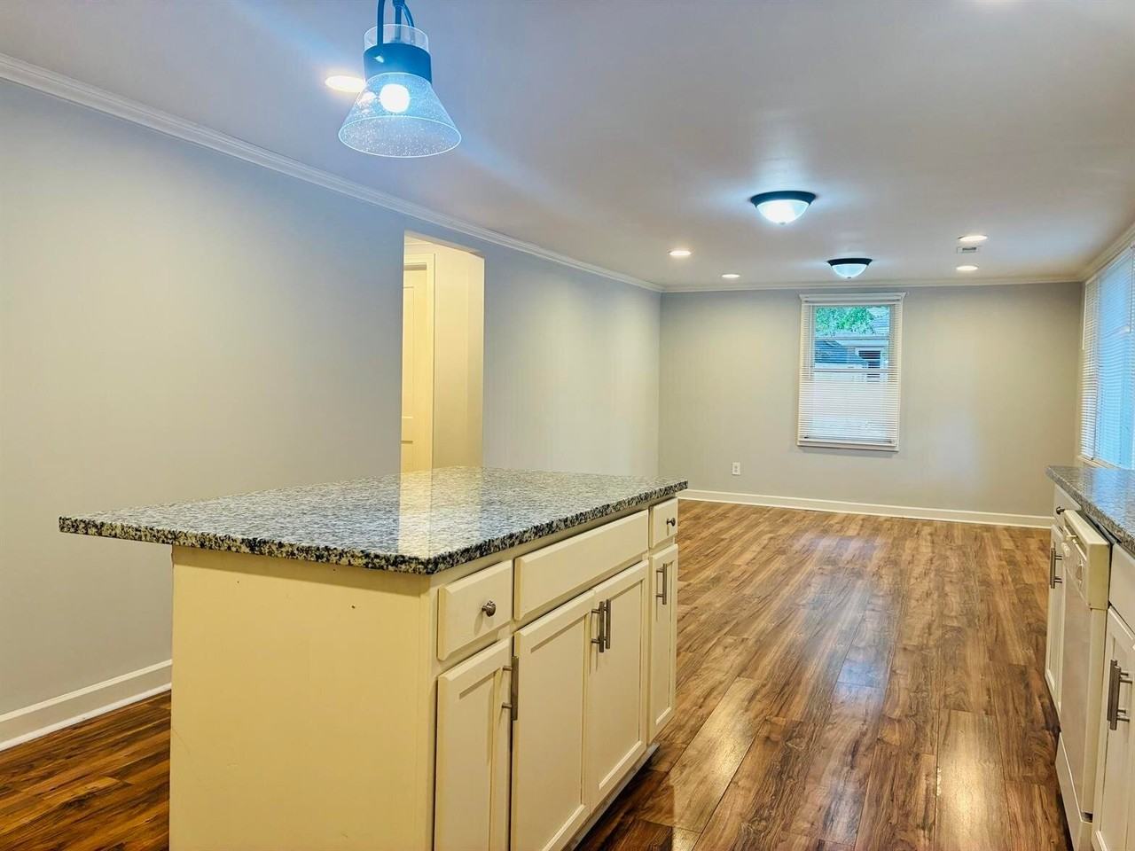 456 Lakeshore Pl Nw - Photo 2 of 21