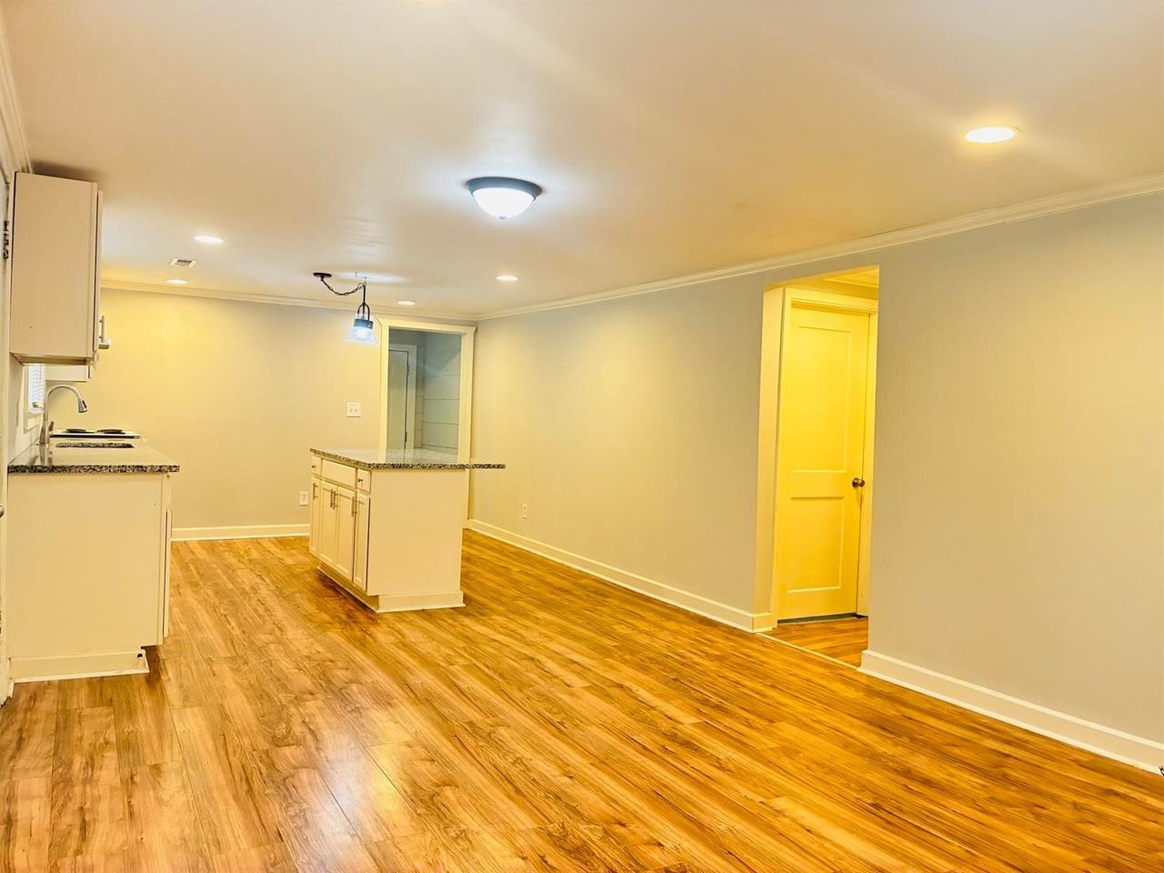 456 Lakeshore Pl Nw - Photo 4 of 21