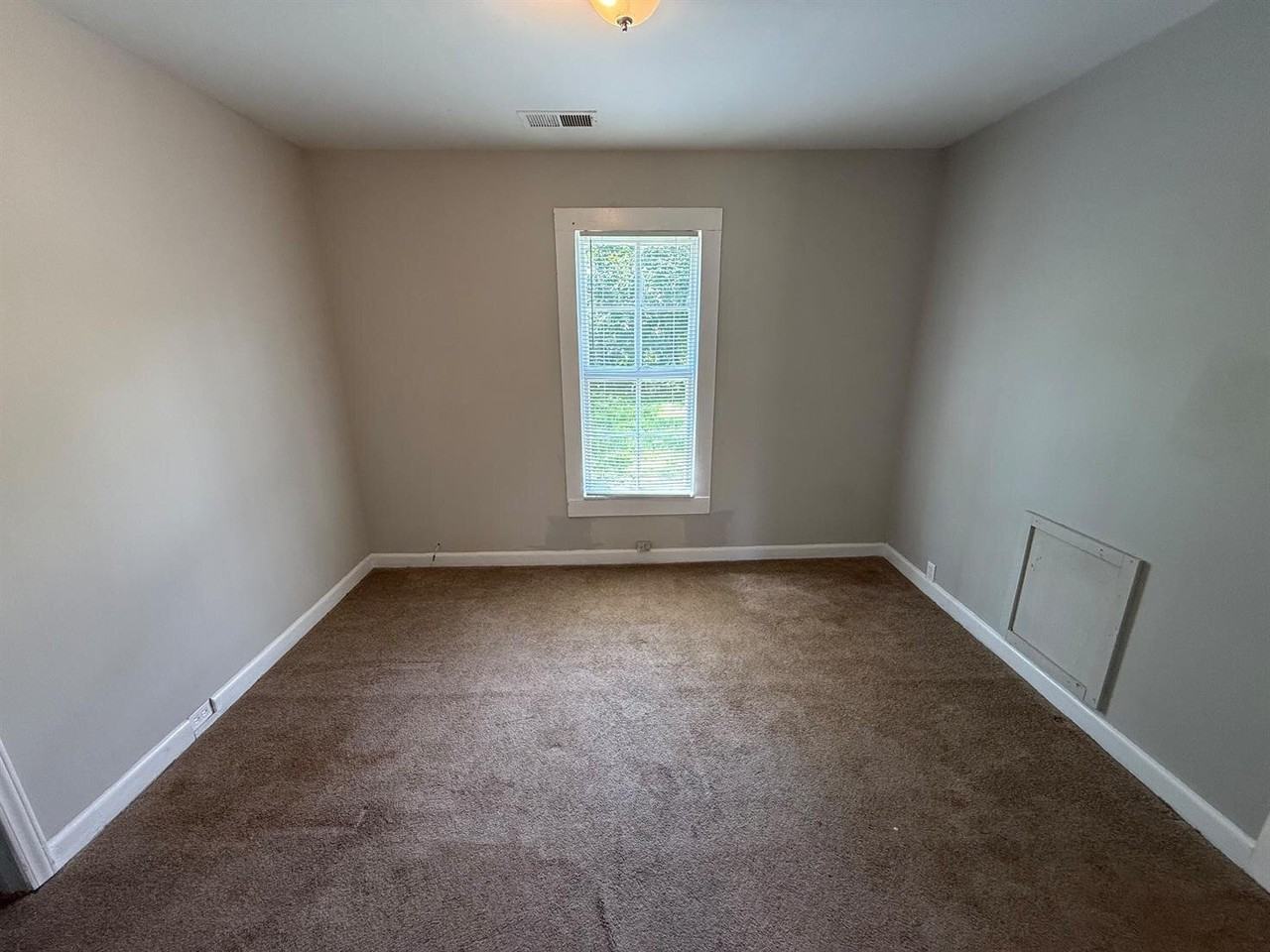 1336 Caldwell St - Photo 6 of 20