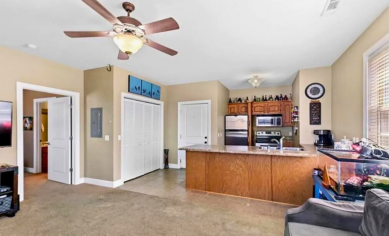 Garrett & Associates LLC Five Plex - Photo 7 of 24