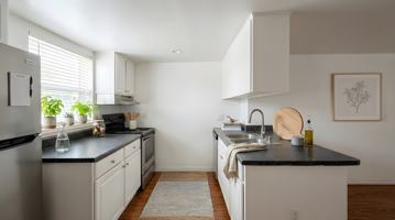 featured image of 2200 Gladys St