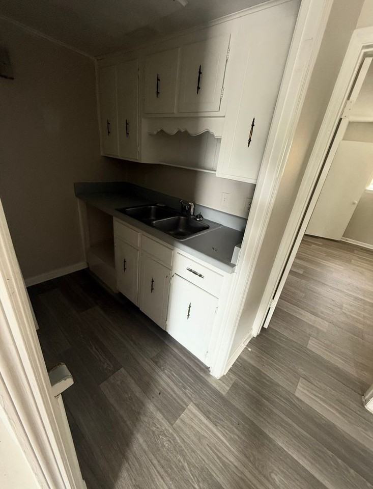 West Rock Gardens Apartments - Photo 6 of 13