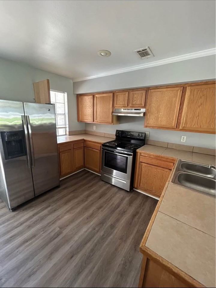 Stunning Townhome! 7718 S Street - Photo 3 of 11