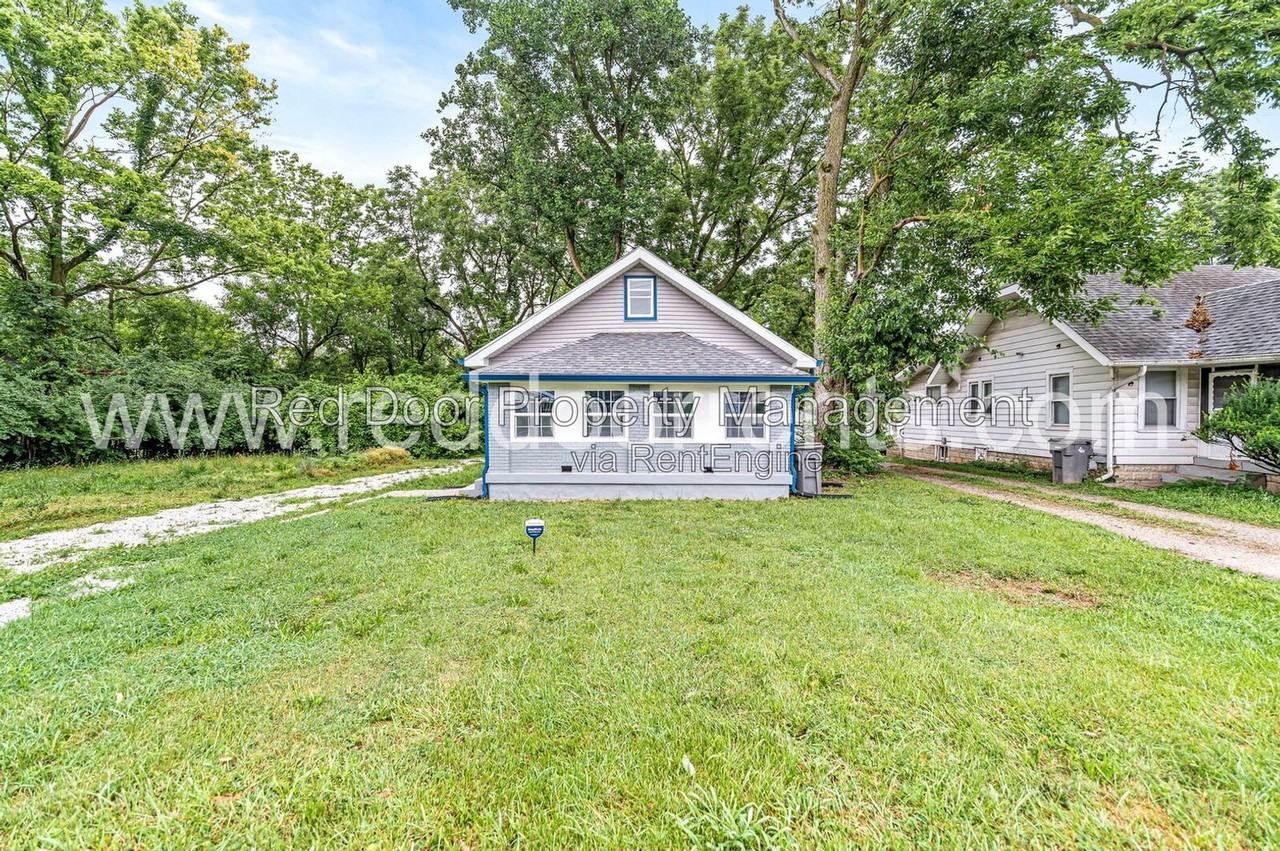 3340 N Sherman Dr - Photo 5 of 31