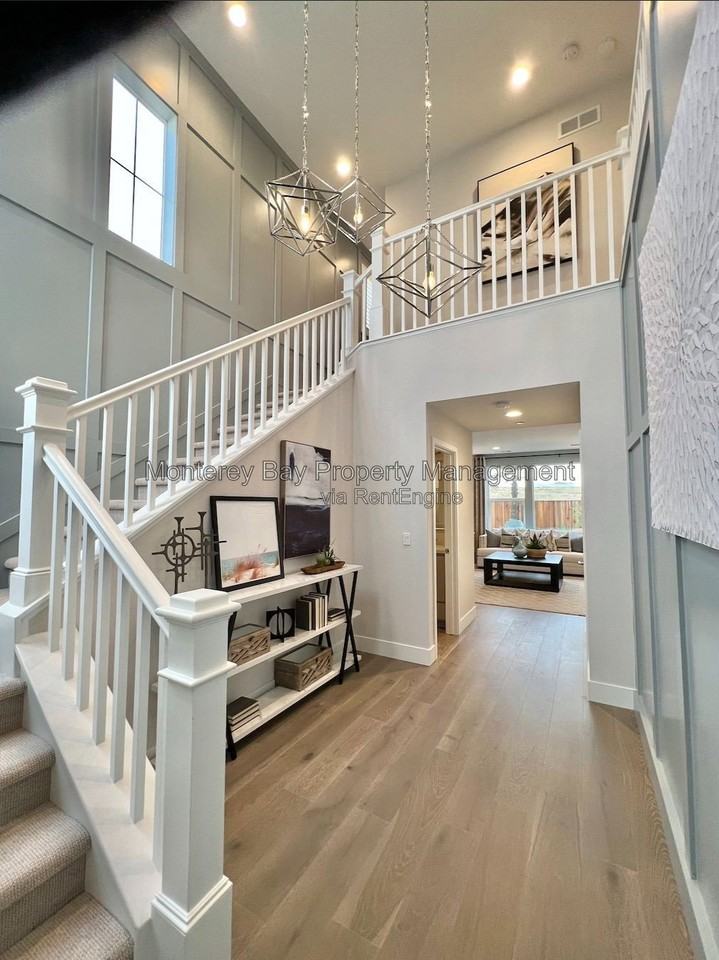 240 Bungalow Ct - Photo 5 of 50