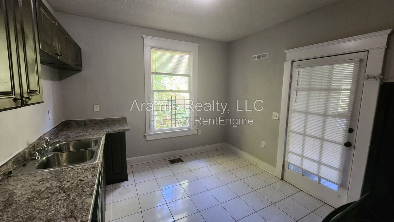 56 Polar Rock Rd Sw - Photo 3 of 11