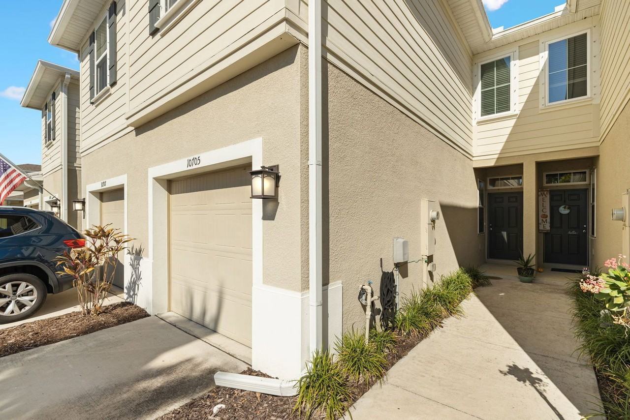 10705 Verawood Dr - Photo 3 of 42
