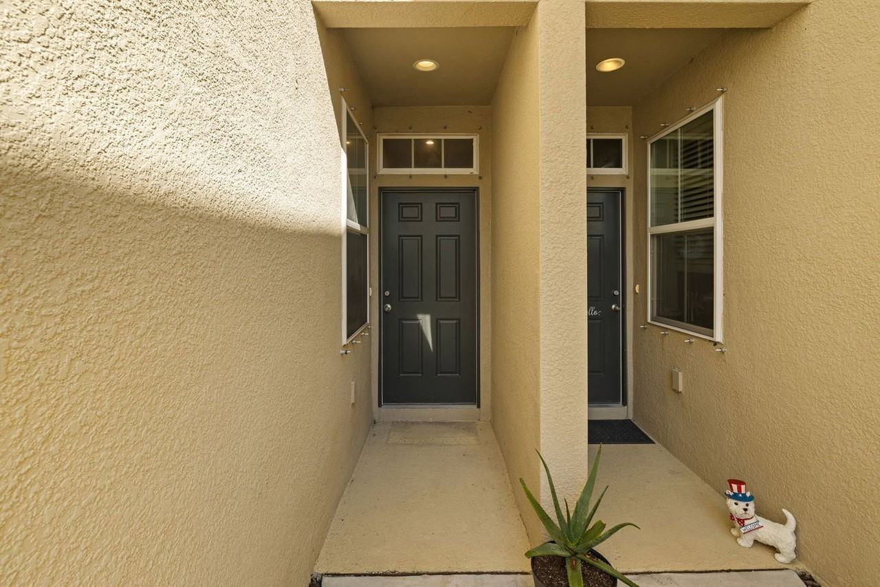 10705 Verawood Dr - Photo 4 of 42