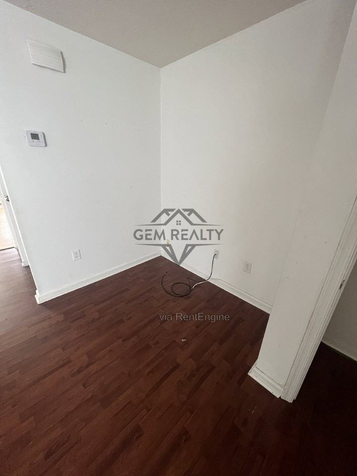 9824 Coventry Creek Dr - Photo 5 of 25