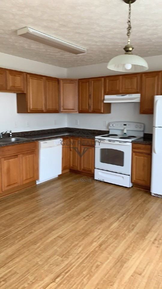 9824 Coventry Creek Dr - Photo 7 of 25