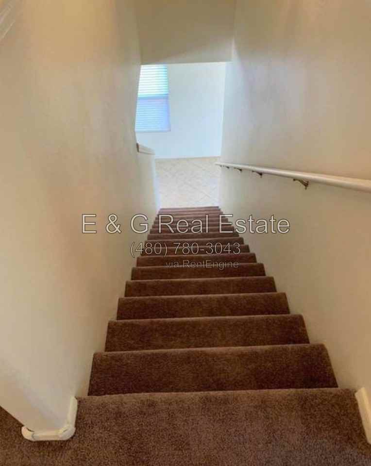7034 W Mercer Ln - Photo 6 of 15