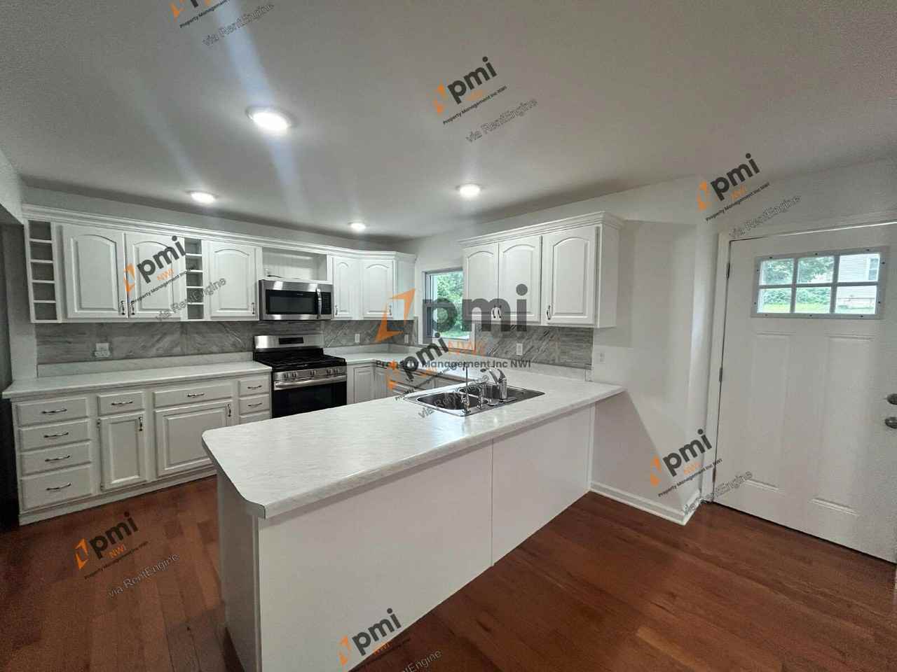 8039 W 127th Ln - Photo 3 of 21
