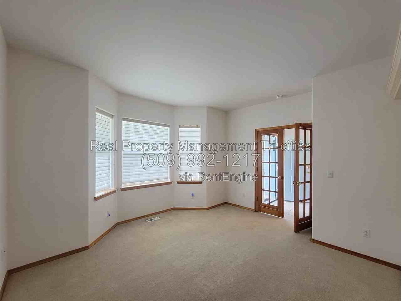 4111 Joshua Dr - Photo 4 of 24