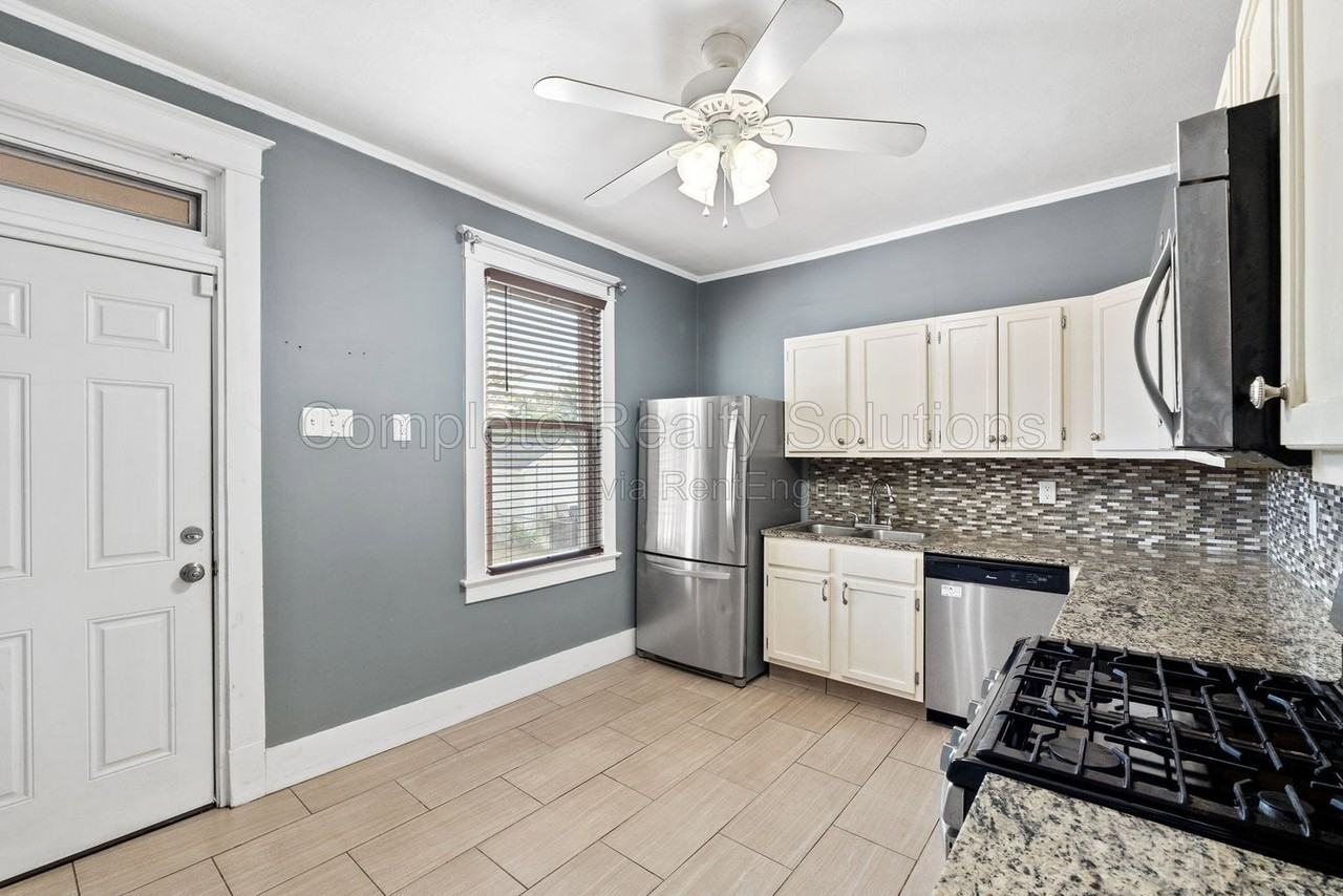 4839 Austria Ave - Photo 2 of 27