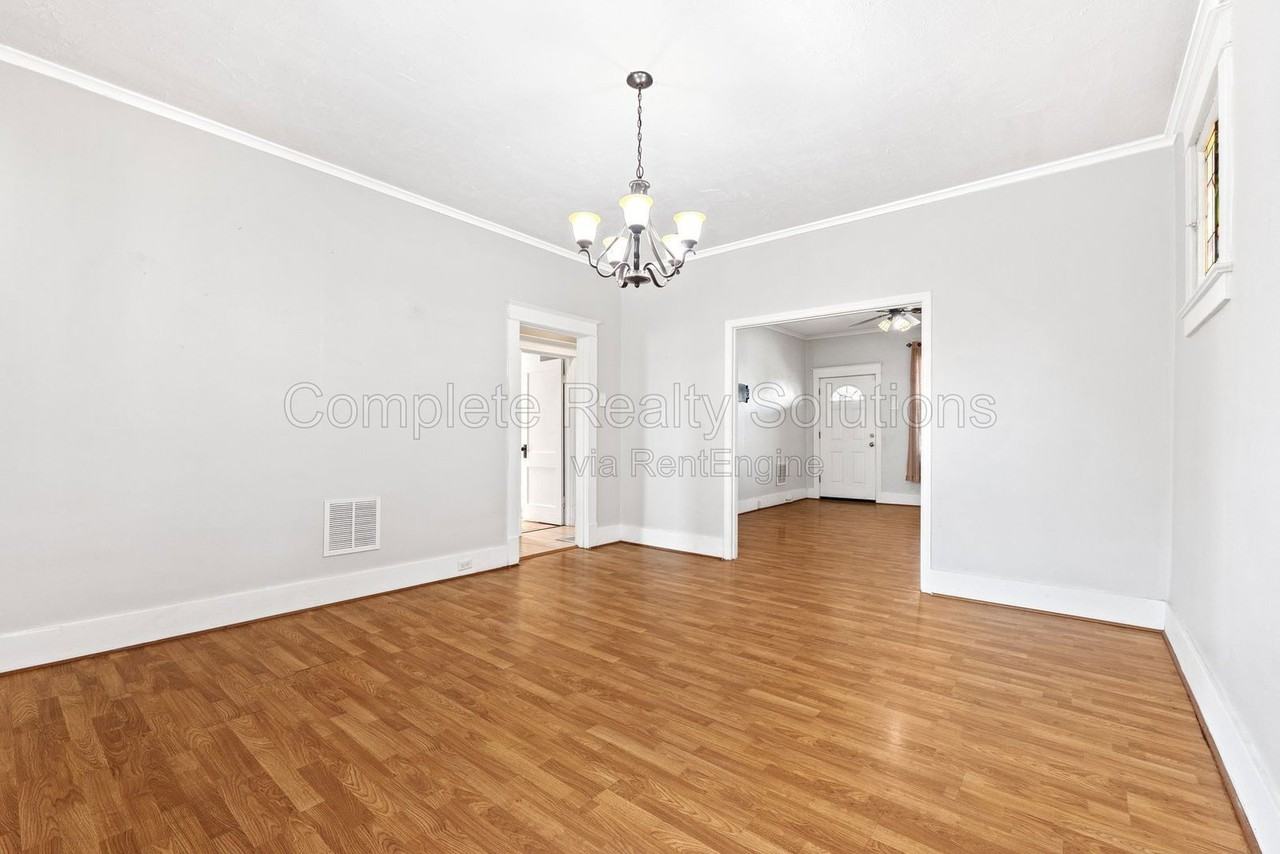 4839 Austria Ave - Photo 7 of 27
