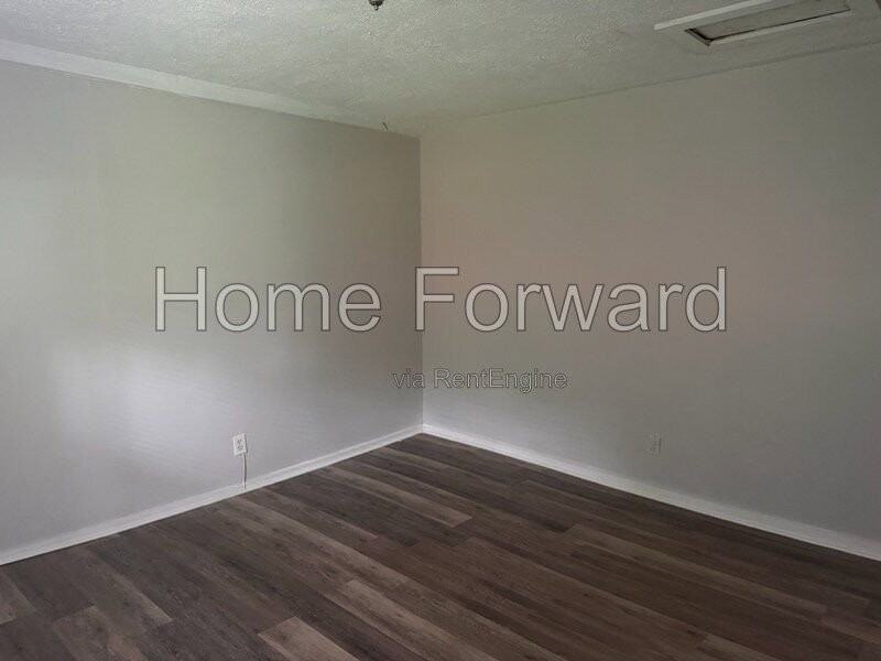 180 York St - Photo 2 of 5