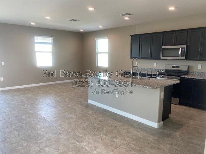 3336 N 300th Dr - Photo 3 of 23