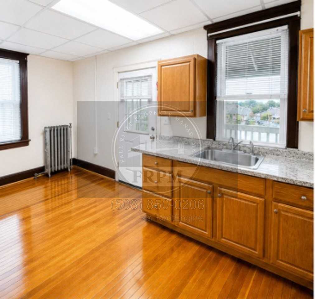 244 Osborn St #4 - Photo 3 of 23