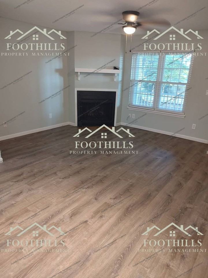 4326 Old Mill Rd - Photo 3 of 17