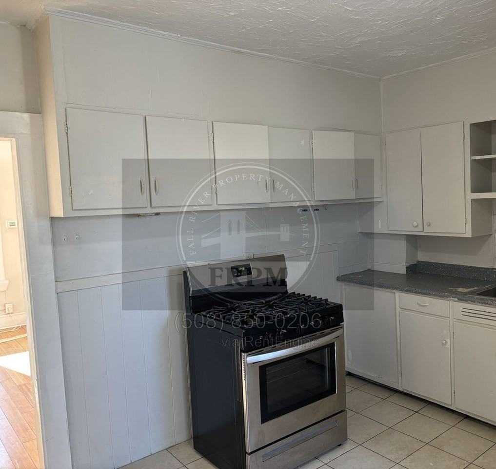441 Rivet St #2E - Photo 3 of 17