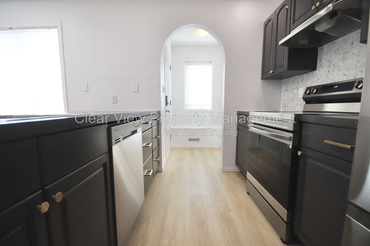 132 Grand River Blvd W - Photo 7 of 23