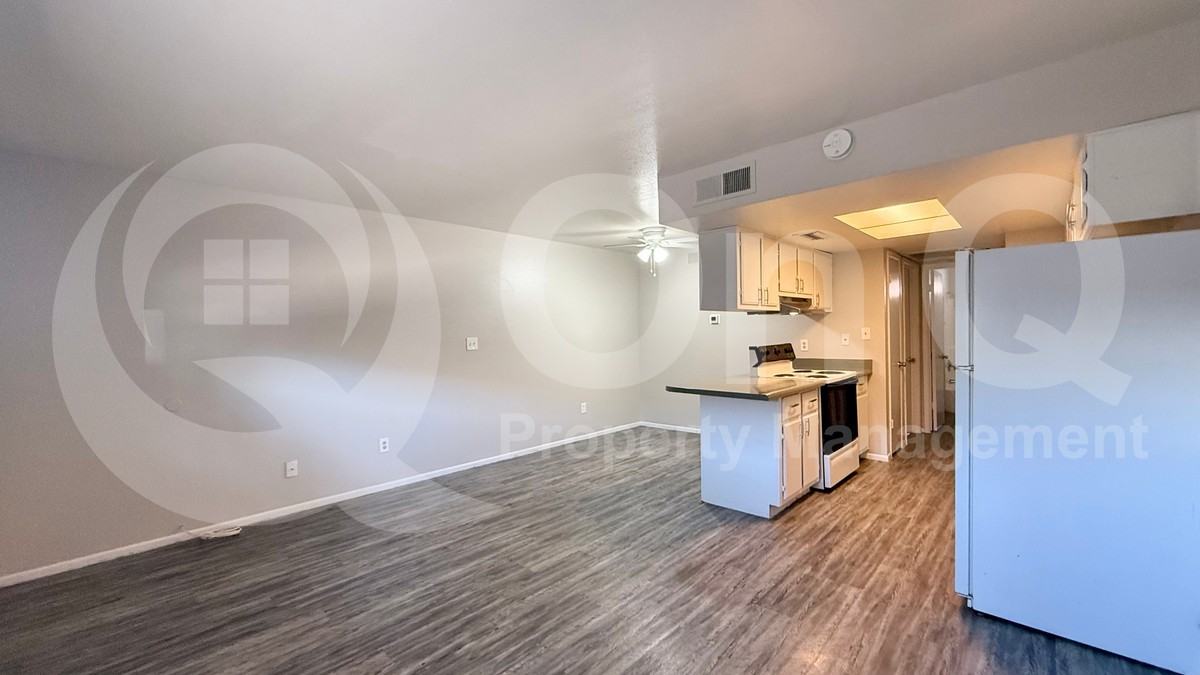 3004 E Waltann Ln #8 - Photo 6 of 23