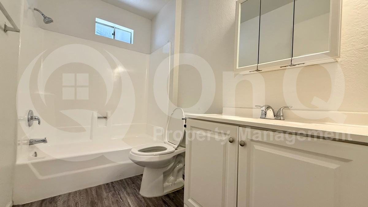 3004 E Waltann Ln #8 - Photo 7 of 23