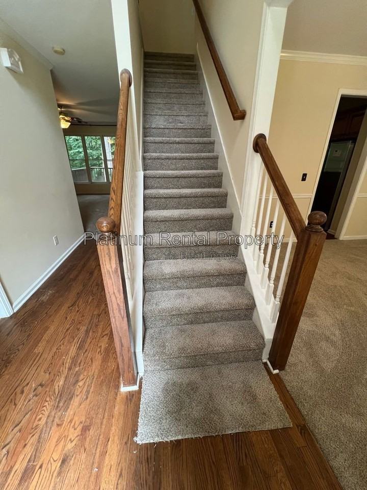 7115 Red Fox Ln - Photo 6 of 50