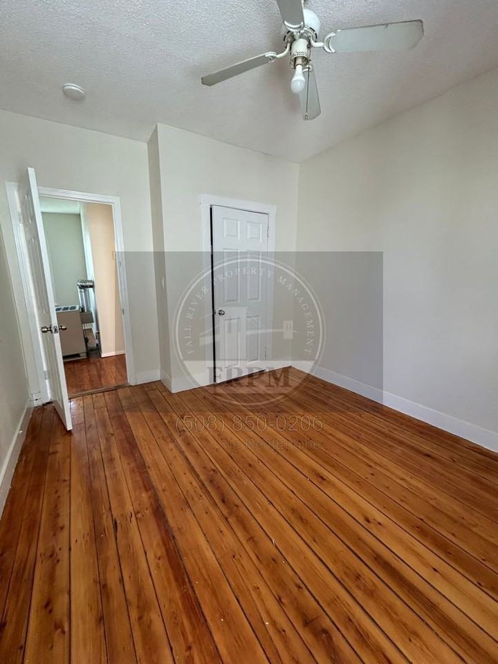 90 Montaup St #2 - Photo 6 of 12