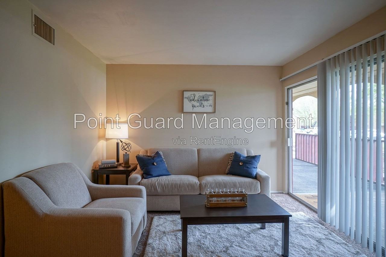1509 Oxford Pl #9 - Photo 2 of 17