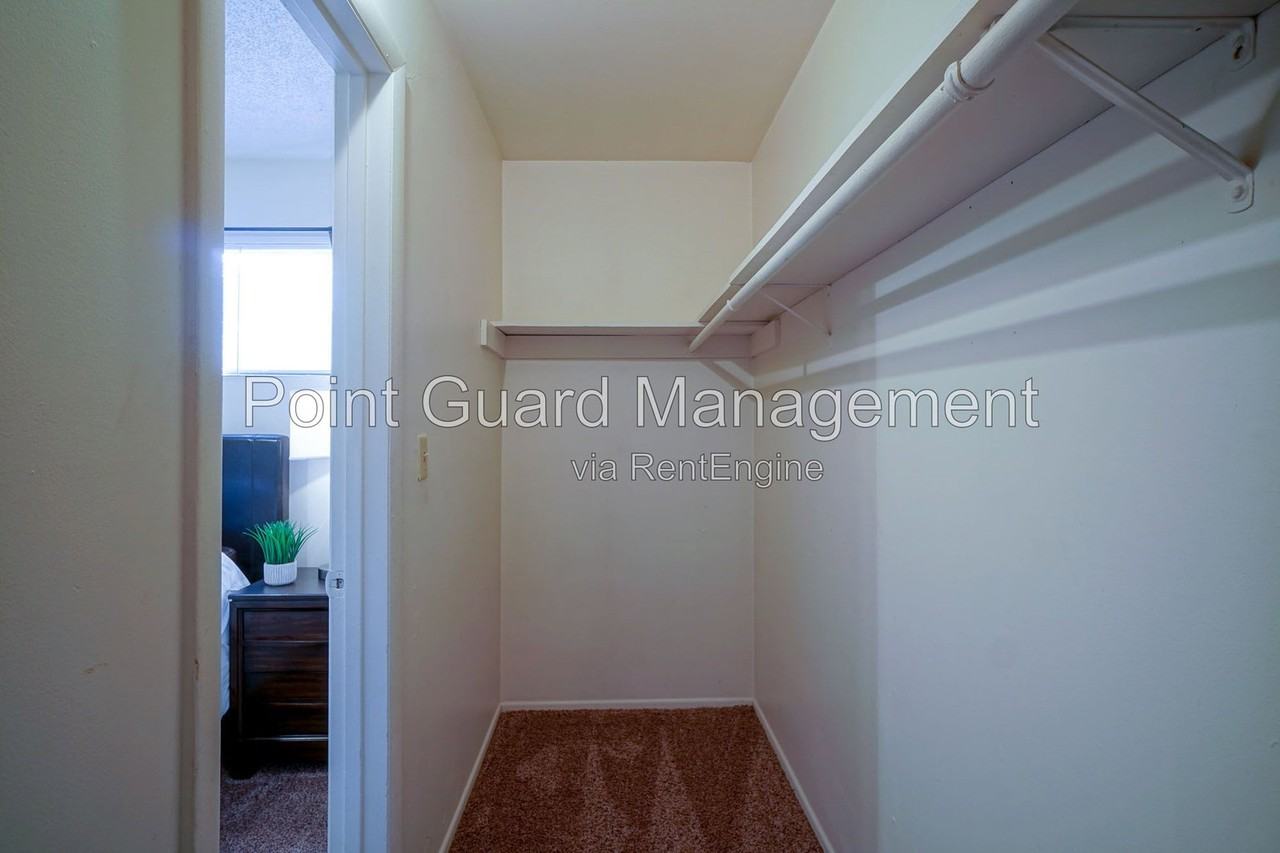 1509 Oxford Pl #9 - Photo 7 of 17