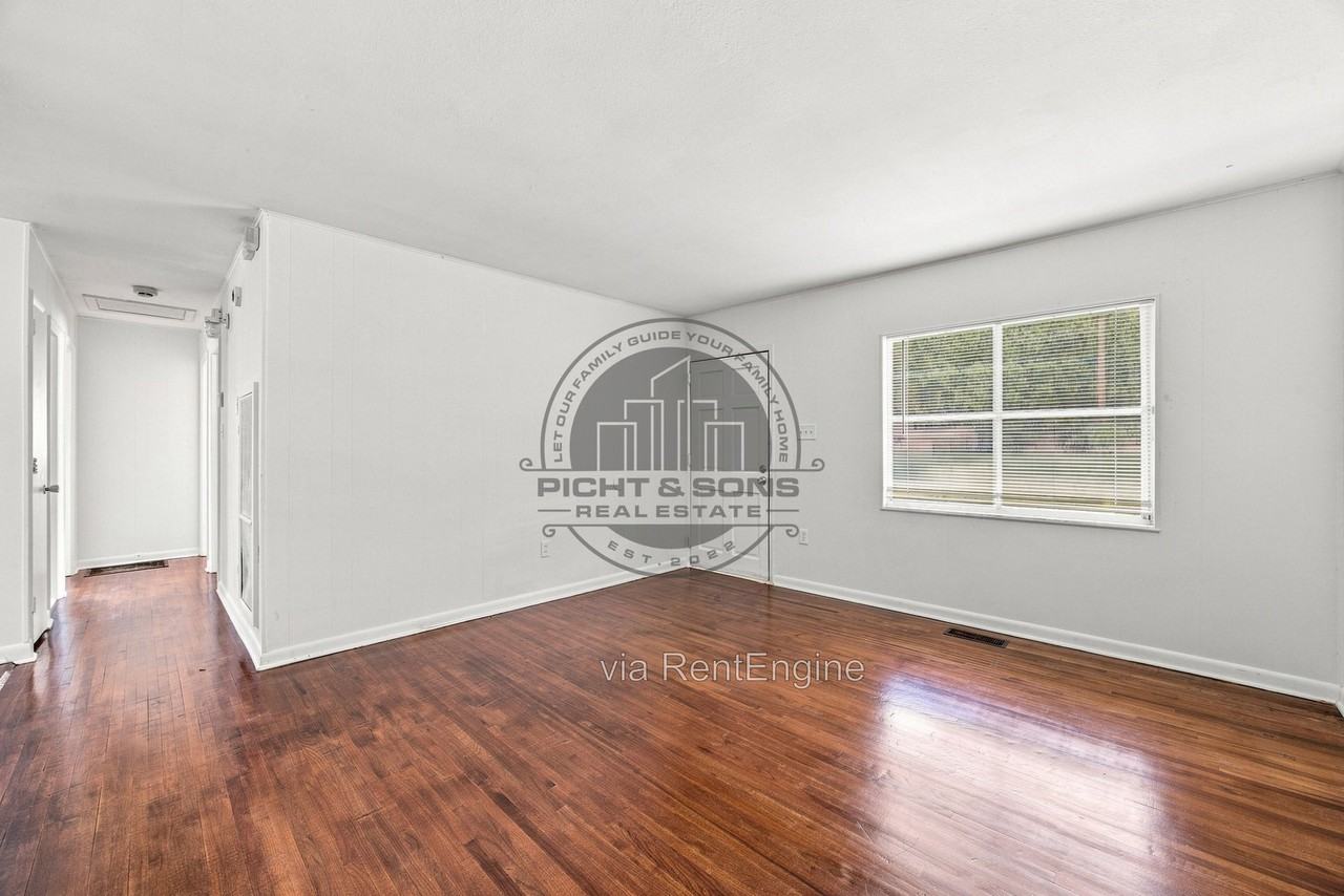 1625 Kelly St - Photo 4 of 18