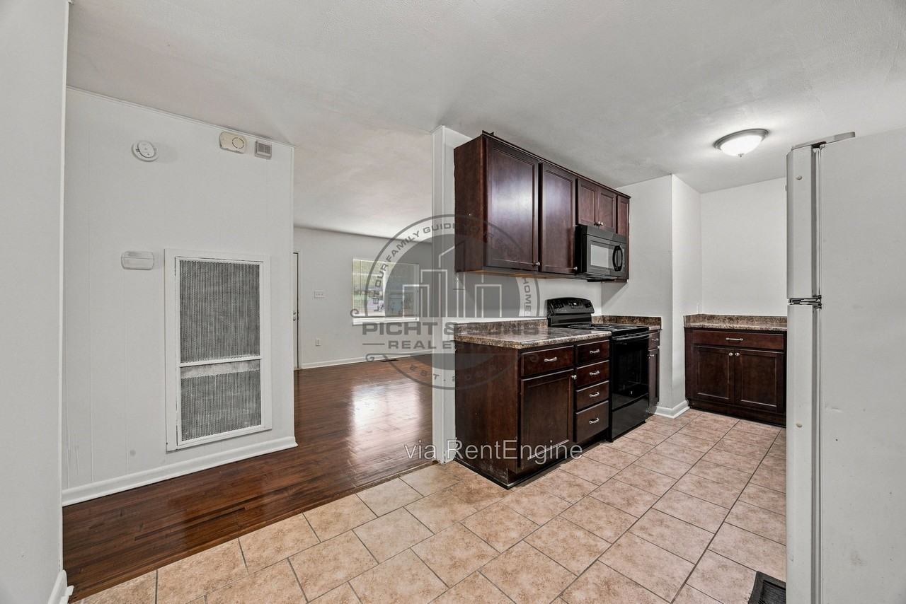 1625 Kelly St - Photo 5 of 18