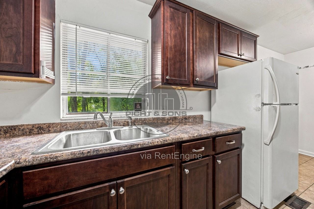 1625 Kelly St - Photo 7 of 18