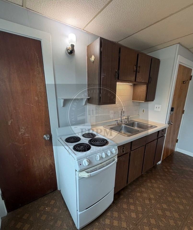 33 Berkley St #3 - Photo 2 of 11
