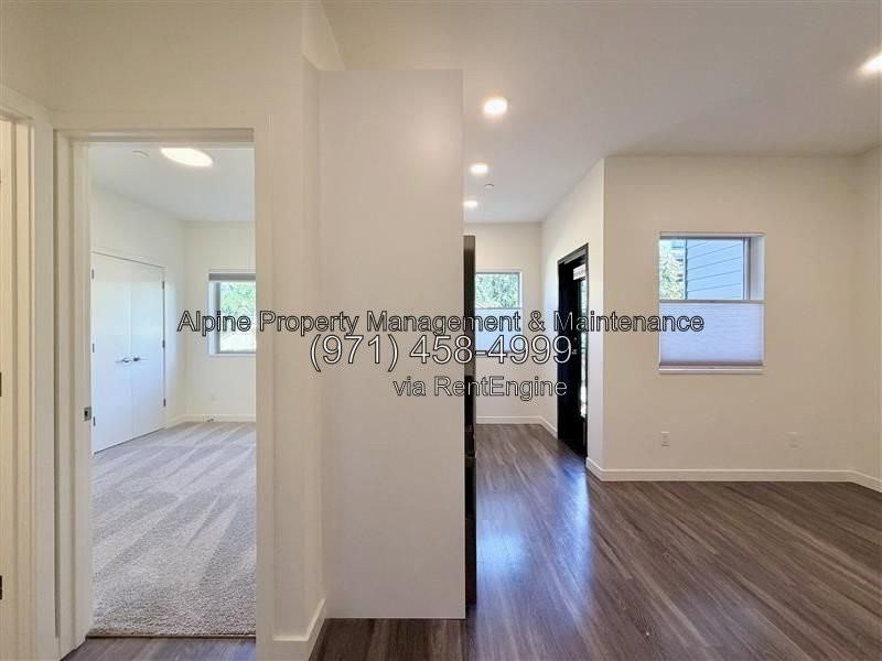 1524 Ne 40th Ave #203 - Photo 2 of 18