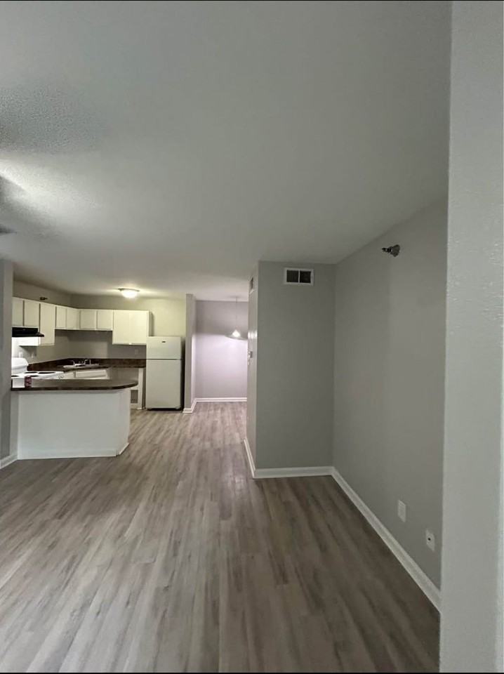 2 bed 2 bath Arkansas River Apartments - Photo 4 of 16