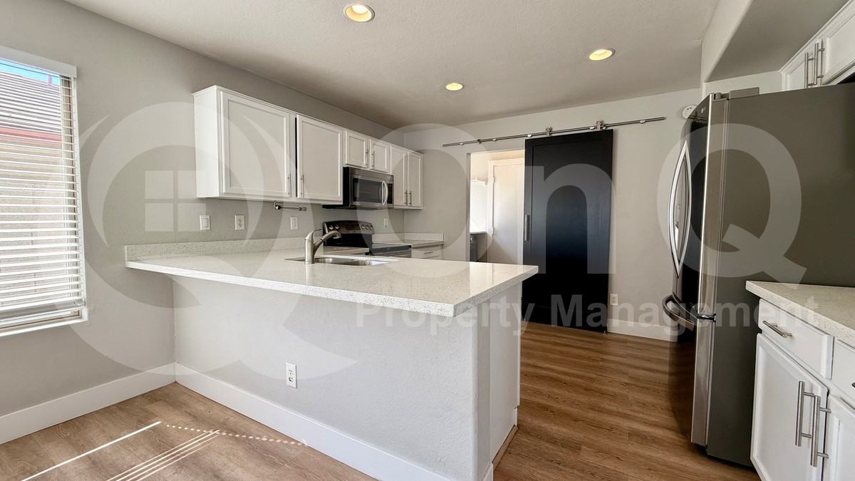 2201 E Arabian Dr - Photo 5 of 29