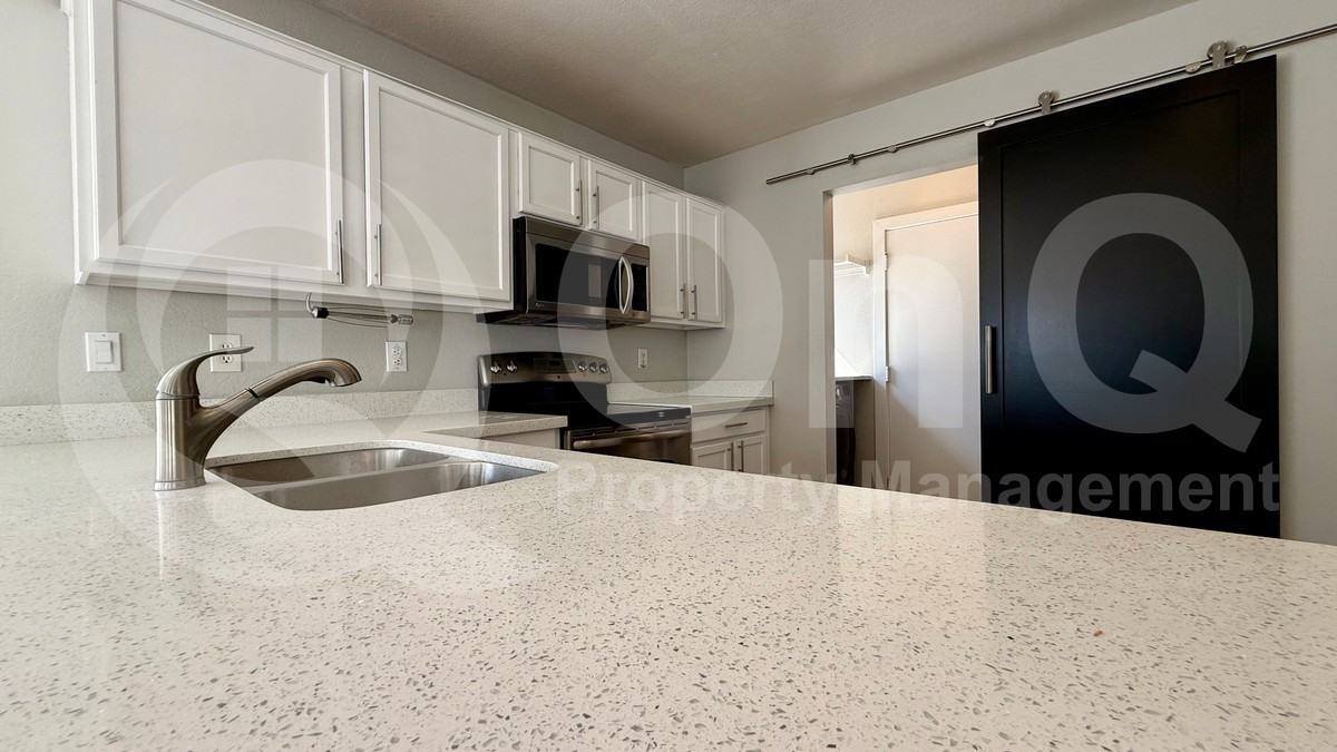 2201 E Arabian Dr - Photo 6 of 29