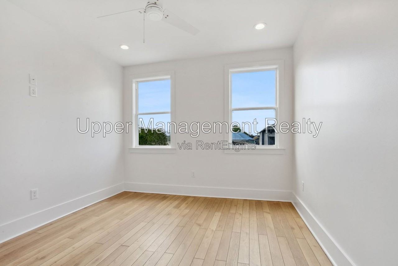 2727 3rd St #2727 - Photo 7 of 11
