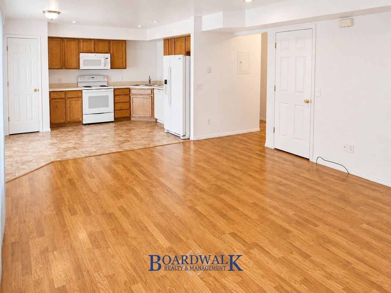 582 N Redwood Rd #2 - Photo 3 of 20